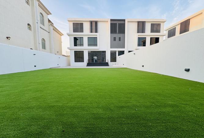 985051 - Property Image 2