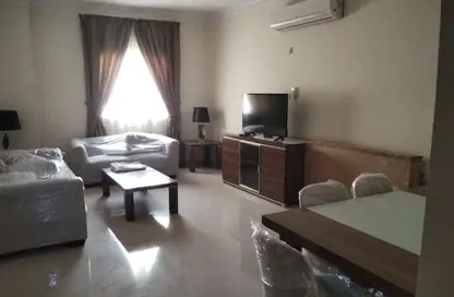 Apartment - 2 Bedrooms - 2 Bathrooms for rent in Umm Ghuwailina 4 - Umm Ghuwailina - Doha