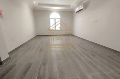 Villa - 6 - 6 for rent in Wadi Al Markh - Muraikh - AlMuraikh - Doha