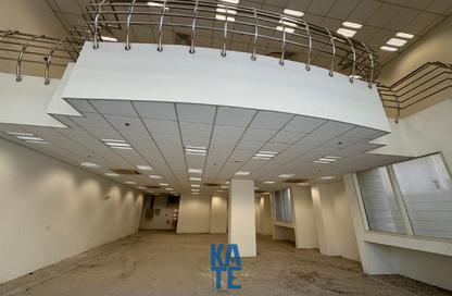 محل تجاري - استوديو - 2 حمامات للايجار في شارع انس - فريج بن محمود الشمالي - فريج بن محمود - الدوحة