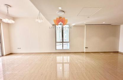 Apartment - 2 Bedrooms - 3 Bathrooms for rent in Viva West - Viva Bahriyah - The Pearl Island - Doha