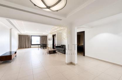 Apartment - 1 Bedroom - 2 Bathrooms for rent in West Porto Drive - Porto Arabia - The Pearl Island - Doha