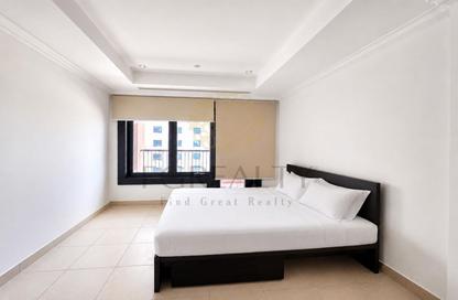 Apartment - 1 Bedroom - 2 Bathrooms for rent in West Porto Drive - Porto Arabia - The Pearl Island - Doha