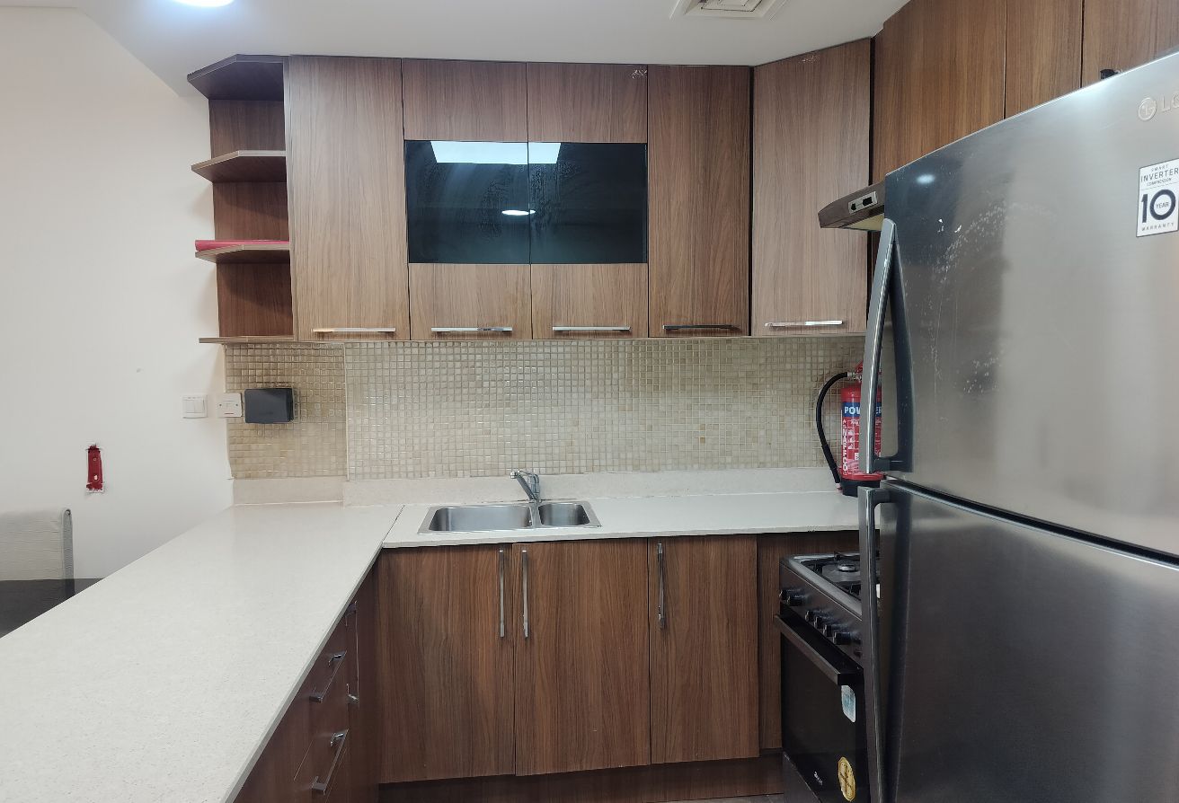 2 bedroom I INCLUDING BILLS I FF I pool & Gym I thumbnail 14