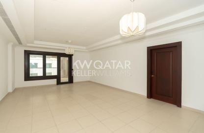Apartment - 1 Bedroom - 2 Bathrooms for rent in Porto Arabia Townhouses - Porto Arabia - The Pearl Island - Doha