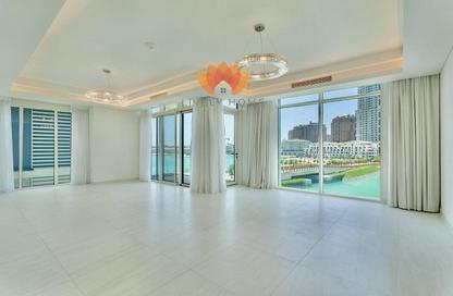 Apartment - 3 Bedrooms - 5 Bathrooms for rent in Crystal Residence - Gewan Island - The Pearl Island - Doha