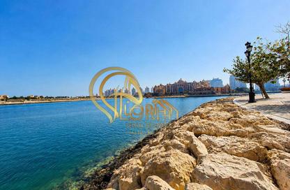Townhouse - 2 Bedrooms - 4 Bathrooms for rent in Qanat Quartier - The Pearl Island - Doha
