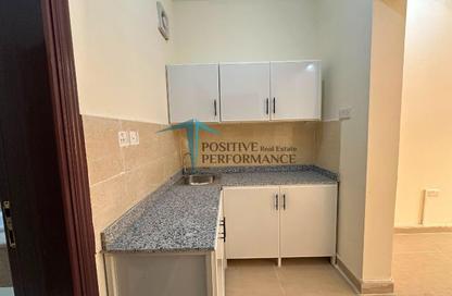 Apartment - Studio - 1 Bathroom for rent in Mamoura 18 - Al Maamoura - Doha Apartment - Studio - 1 Bathroom for rent in Mamoura 18 - Al Maamoura - Doha