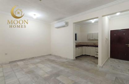 Apartment - 1 Bedroom - 1 Bathroom for rent in Umm Ghuwailina 4 - Umm Ghuwailina - Doha