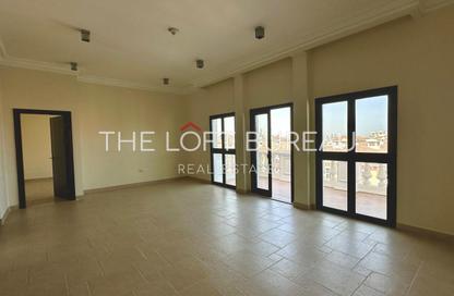 Apartment - 3 Bedrooms - 4 Bathrooms for rent in Carnaval - Qanat Quartier - The Pearl Island - Doha