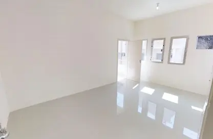 Apartment - 3 Bedrooms - 2 Bathrooms for rent in EB12 - Fereej Bin Mahmoud North - Fereej Bin Mahmoud - Doha