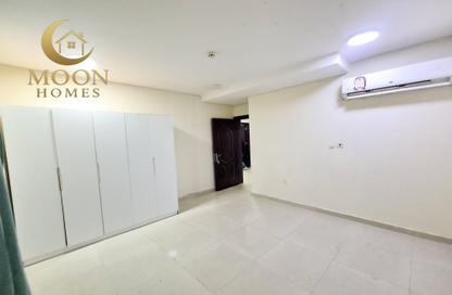 Apartment - 2 Bedrooms - 2 Bathrooms for rent in Al Mansoura - Al Mansoura - Doha