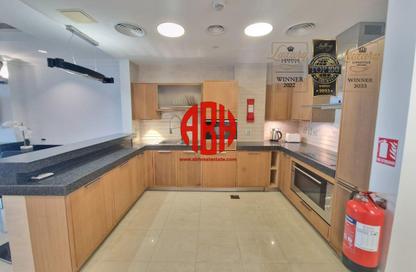 Penthouse - 2 Bedrooms - 3 Bathrooms for rent in Viva West - Viva Bahriyah - The Pearl Island - Doha