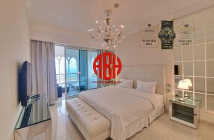 Penthouse - 2 Bedrooms - 3 Bathrooms for rent in Viva West - Viva Bahriyah - The Pearl Island - Doha