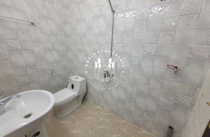 Villa - Studio - 1 Bathroom for rent in Al Nuaija Street - Al Nuaija - Doha