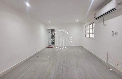 فيلا - 1 للايجار في فلل عين خالد - عين خالد - الدوحة