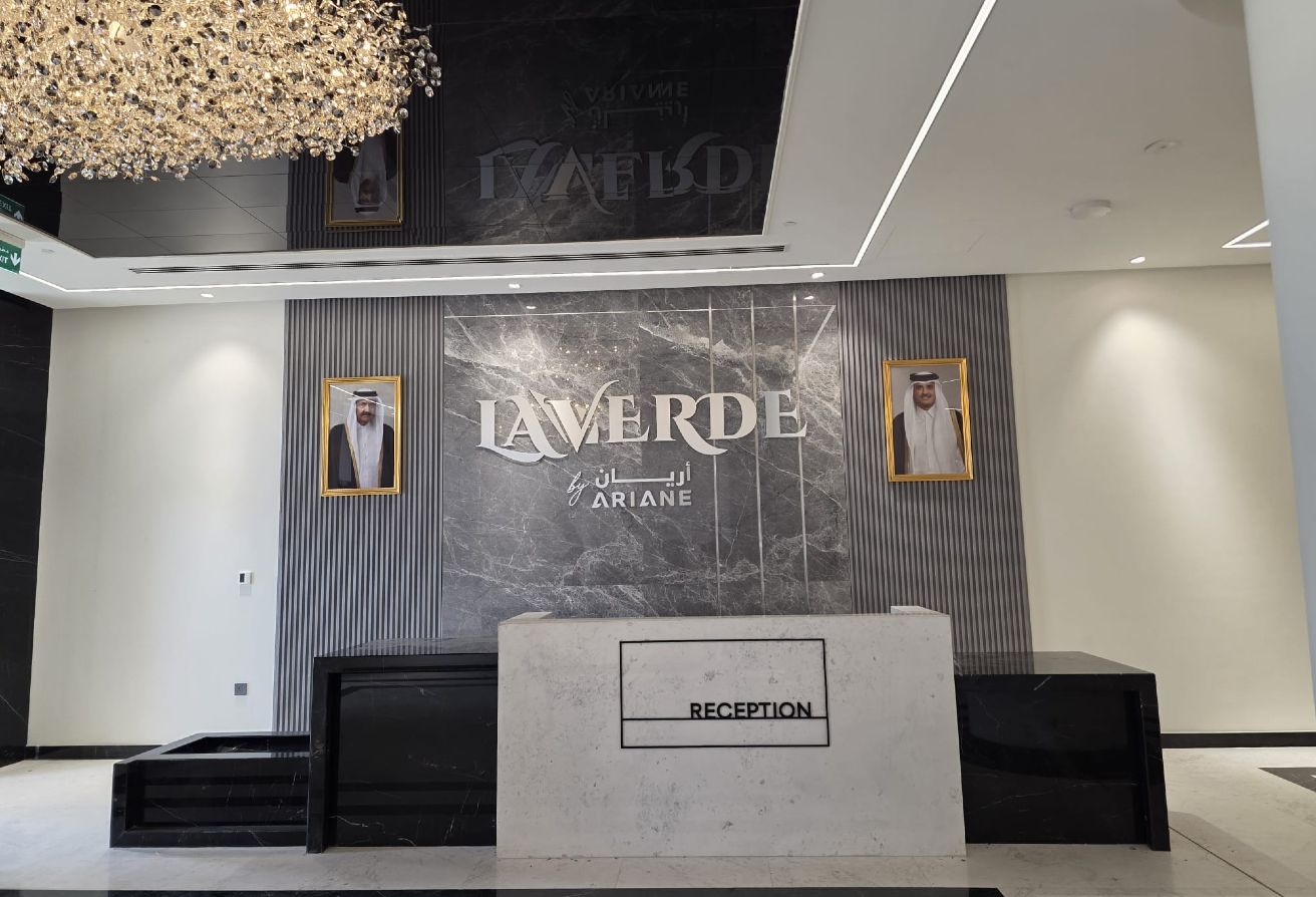 BRAND NEW FF STUDIO IN FRONT OF VENDOME MALL thumbnail 10