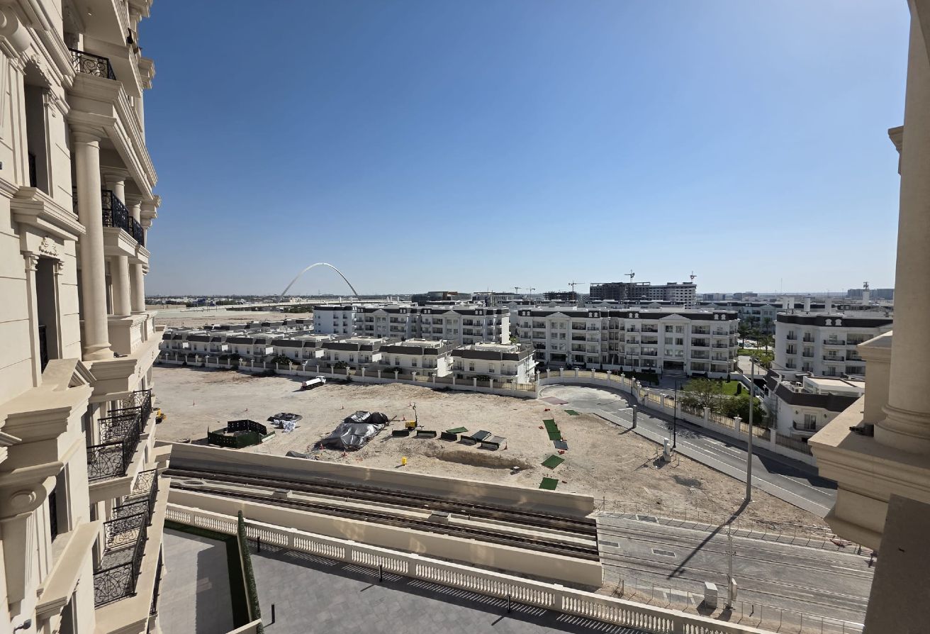 BRAND NEW FF STUDIO IN FRONT OF VENDOME MALL thumbnail 11