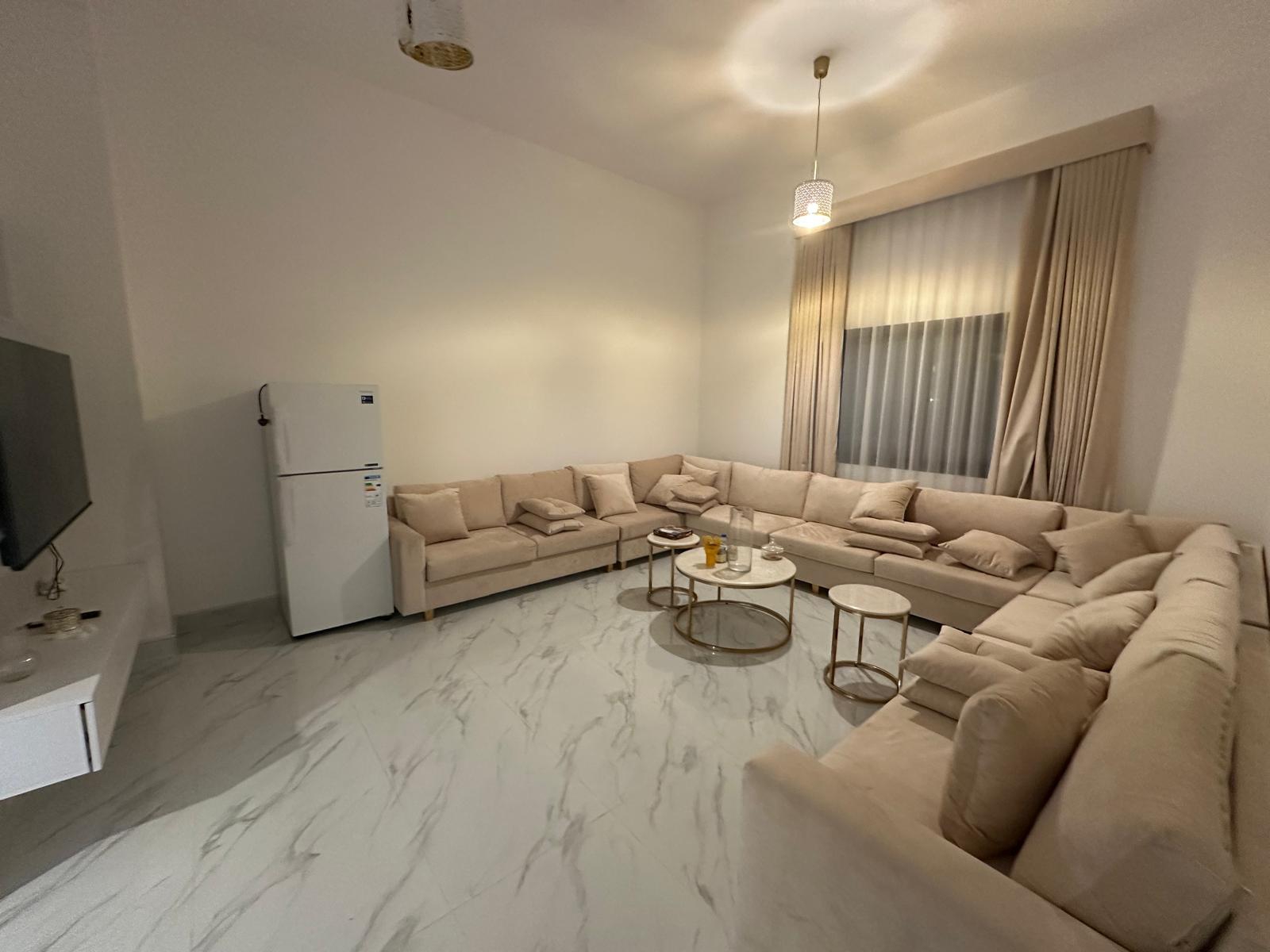 LUXURY 1BEDROOM FULLY FURNISHED APARTMENT thumbnail 3