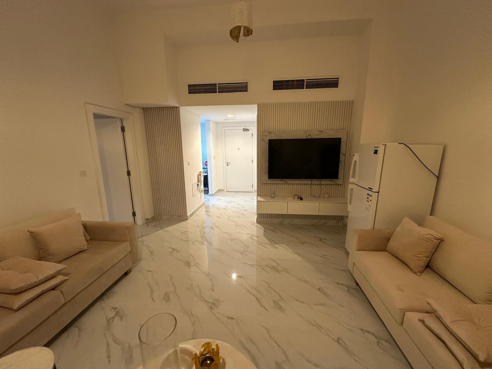 LUXURY 1BEDROOM FULLY FURNISHED APARTMENT thumbnail 6