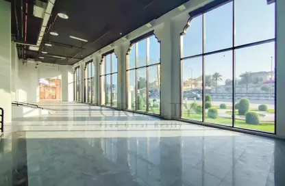 Shop - Studio - 2 Bathrooms for rent in New Doha - Doha