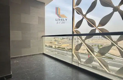 شقة - 2 غرف نوم - 3 حمامات للايجار في عرض البوليفارد - مدينة الياسمين - الوسيل