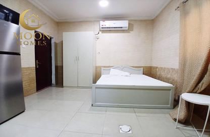 Apartment - Studio - 1 Bathroom for rent in Umm Ghuwailina 4 - Umm Ghuwailina - Doha