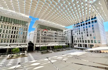 شقة - 4 غرف نوم - 6 حمامات للايجار في مشيرب جاليريا - مشيرب قلب الدوحة - الدوحة