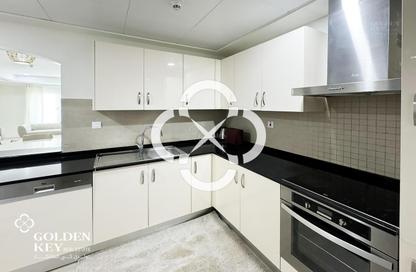 Apartment - 1 Bedroom - 2 Bathrooms for rent in West Porto Drive - Porto Arabia - The Pearl Island - Doha