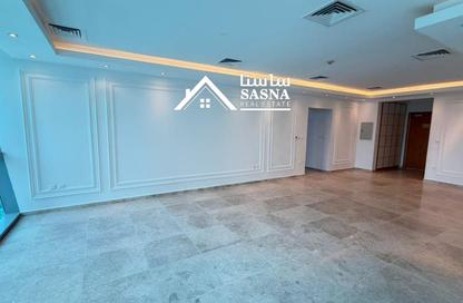 Apartment - 3 Bedrooms - 5 Bathrooms for rent in Zig Zag Tower B - Zig Zag Towers - West Bay - Doha