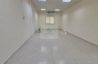 شقة - 3 غرف نوم - 3 حمامات للايجار في منطقة مويثر - الريان - الدوحة