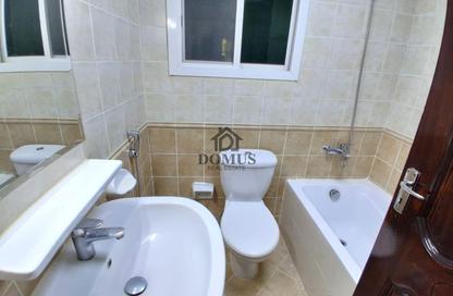 Apartment - 2 Bedrooms - 2 Bathrooms for rent in Hiteen Street - Al Muntazah - Doha