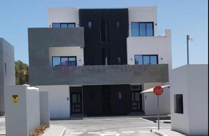 Compound - 3 Bedrooms - 4 Bathrooms for rent in Al Sadd Road - Al Sadd - Doha