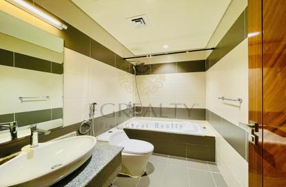 Apartment - 2 Bedrooms - 3 Bathrooms for rent in Lusail Marina Heights - Marina District - Lusail