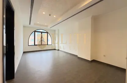 Apartment - 1 Bedroom - 2 Bathrooms for rent in West Porto Drive - Porto Arabia - The Pearl Island - Doha