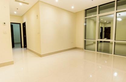 Apartment - 2 Bedrooms - 2 Bathrooms for rent in Marina Residences 195 - Marina District - Lusail