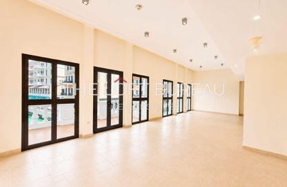 Apartment - 3 Bedrooms - 4 Bathrooms for rent in Carnaval - Qanat Quartier - The Pearl Island - Doha
