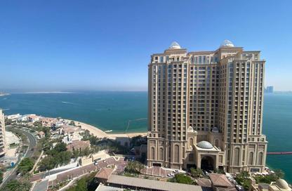 Apartment - 2 Bedrooms - 3 Bathrooms for rent in Tower 31 - Porto Arabia - The Pearl Island - Doha