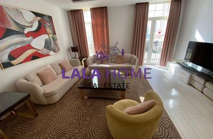 Apartment - 3 Bedrooms - 4 Bathrooms for rent in Floresta Gardens - Floresta Gardens - The Pearl Island - Doha