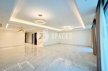 Villa - 5 Bedrooms - 6 Bathrooms for rent in Floresta Gardens - Floresta Gardens - The Pearl Island - Doha