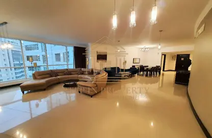 دوبلكس - 3 غرف نوم - 5 حمامات للايجار في برج وست باي - الخليج الجنوبي - الخليج الغربي - الدوحة