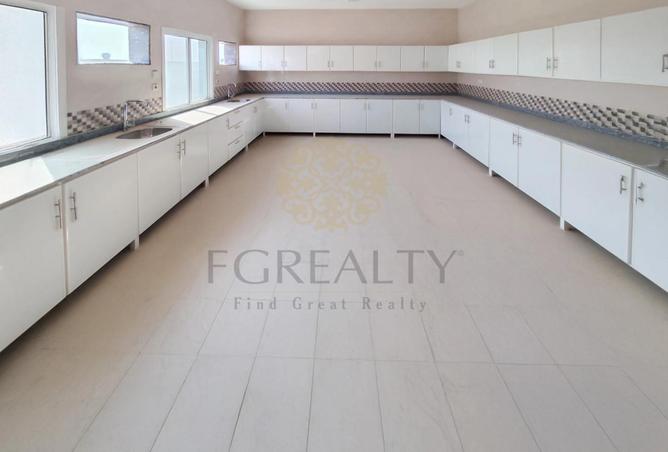 56772900 - Property Image 3