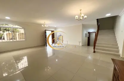 مجمع سكني - 5 غرف نوم - 3 حمامات للايجار في شارع المطار القديم - طريق المطار القديم - الدوحة مجمع سكني - 5 غرف نوم - 3 حمامات للايجار في شارع المطار القديم - طريق المطار القديم - الدوحة