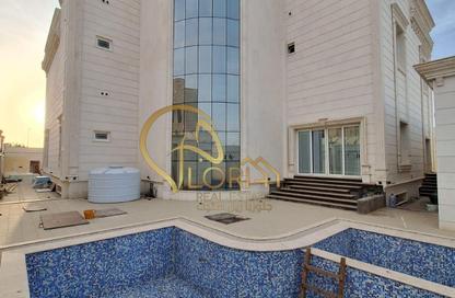 Villa - 5 Bedrooms - 6 Bathrooms for rent in Al Dafna - Al Dafna - Doha