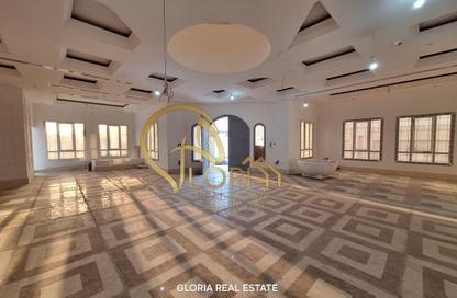 Villa - 5 Bedrooms - 6 Bathrooms for rent in Al Dafna - Al Dafna - Doha