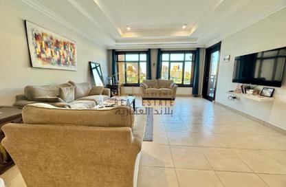 Apartment - 2 - 3 for sale in Porto Arabia Townhouses - Porto Arabia - The Pearl Island - Doha Apartment - 2 - 3 for sale in Porto Arabia Townhouses - Porto Arabia - The Pearl Island - Doha