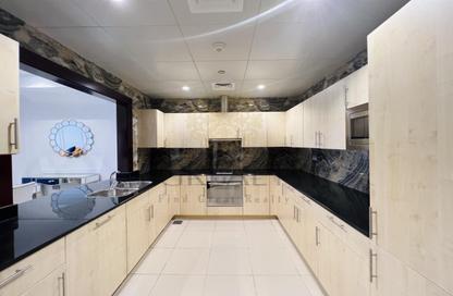 Apartment - 1 Bedroom - 2 Bathrooms for sale in West Porto Drive - Porto Arabia - The Pearl Island - Doha