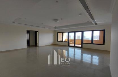 Apartment - 2 Bedrooms - 3 Bathrooms for rent in East Porto Drive - Porto Arabia - The Pearl Island - Doha