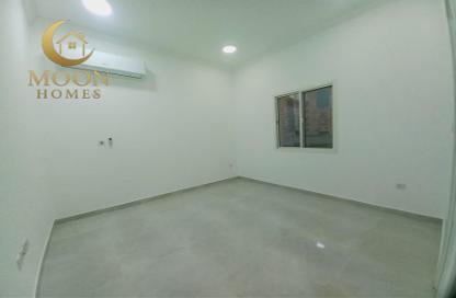 Apartment - 3 Bedrooms - 3 Bathrooms for rent in Al Mansoura - Al Mansoura - Doha