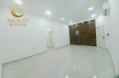 Apartment - 3 Bedrooms - 3 Bathrooms for rent in Al Mansoura - Al Mansoura - Doha